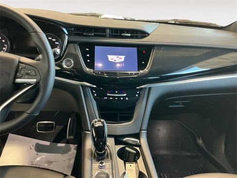 Certified 2025 Cadillac XT6 Sport w/ Technology Package image 9