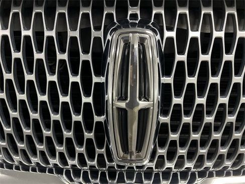 Used 2018 Lincoln Navigator Reserve w/ Technology Package image 32