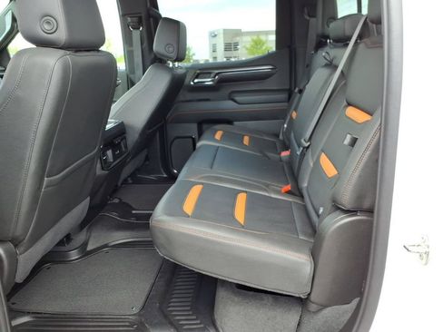 Used 2024 GMC Sierra 1500 AT4 w/ Technology Package AWD/4WD image 12