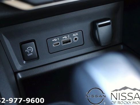 New 2025 Nissan Sentra SV w/ Trunk Package FWD image 19
