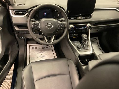 Used 2023 Toyota RAV4 XLE Premium AWD/4WD image 4
