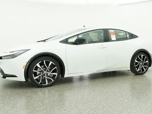 New 2026 Toyota Prius Plug-In Hybrid FWD image 3