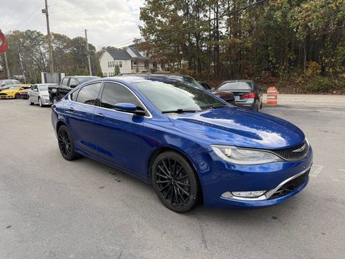 Used 2017 Chrysler 200 C w/ Premium Group image 2