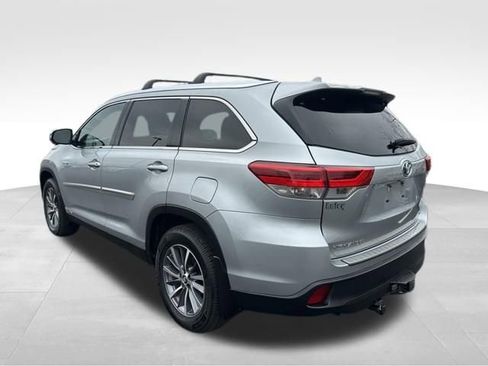 Used 2019 Toyota Highlander XLE image 5