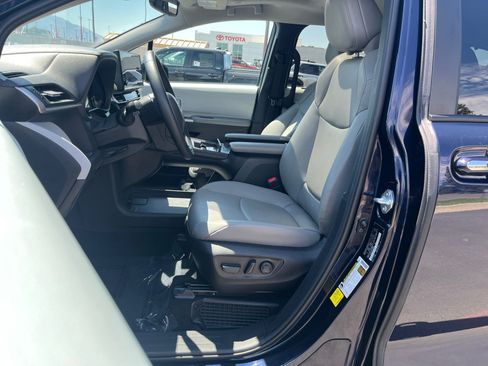 Certified 2026 Toyota Sienna XLE FWD image 11