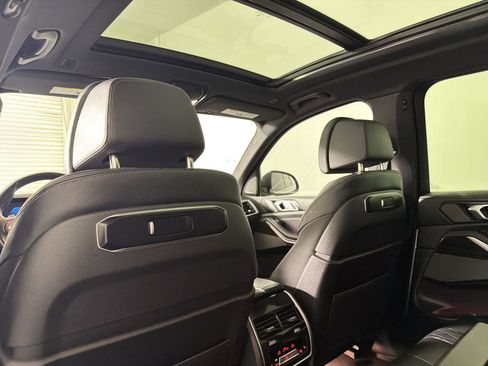 Used 2025 BMW X5 xDrive50e AWD/4WD image 30