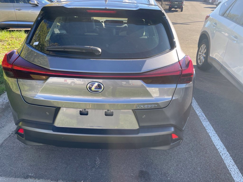 Used 2019 Lexus UX 250h w/ Accessory Package AWD/4WD image 18