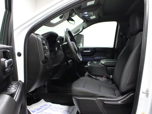 Used 2024 Chevrolet Silverado 2500 W/T image 12