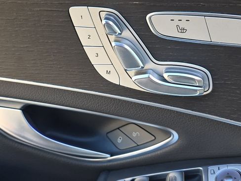 Used 2019 Mercedes-Benz C 300 Sedan w/ Premium Package image 15