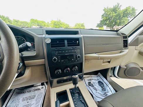 Used 2011 Jeep Liberty Sport RWD image 16