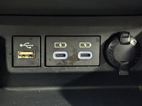 Used 2023 Toyota Highlander Bronze Edition image 16