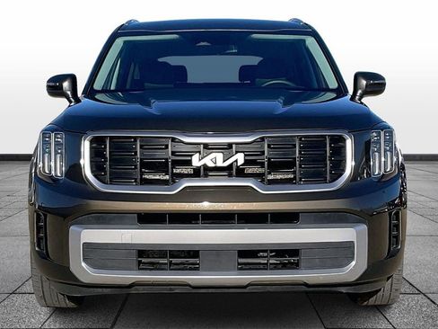 Used 2023 Kia Telluride S image 3