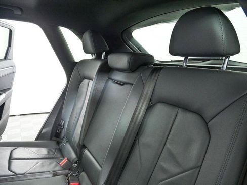 Used 2020 Audi Q3 2.0T Premium w/ Convenience Package AWD/4WD image 29