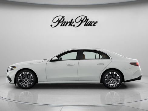 New 2026 Mercedes-Benz E 350 4MATIC Sedan image 8