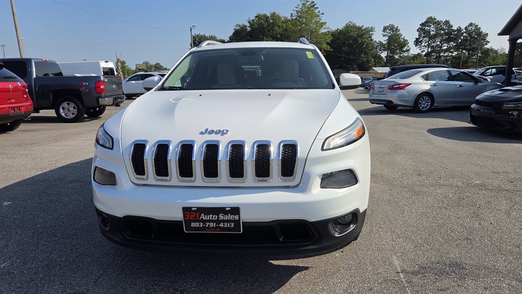 Used 2018 Jeep Cherokee Latitude FWD image 1
