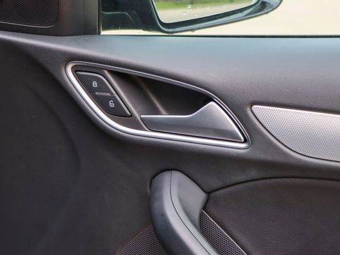 Used 2018 Audi Q3 2.0T Premium w/ Convenience Package image 11