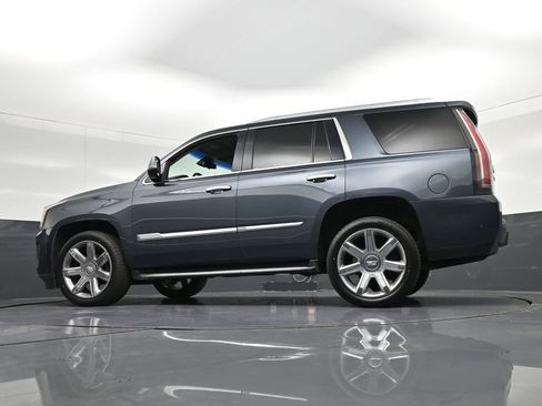 Used 2019 Cadillac Escalade Luxury RWD image 37