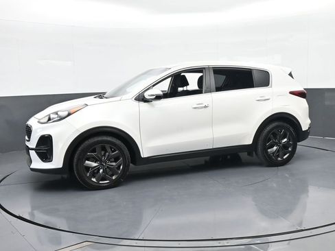 Used 2022 Kia Sportage LX w/ LX FWD Value Edition Package image 2