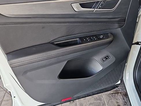 Used 2025 Volkswagen Atlas Cross Sport SE image 26