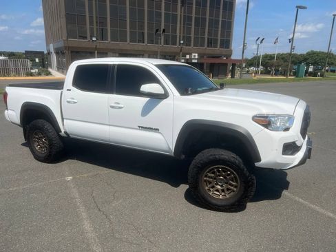 Used 2023 Toyota Tacoma 4x4 Double Cab w/ Trail Edition image 4