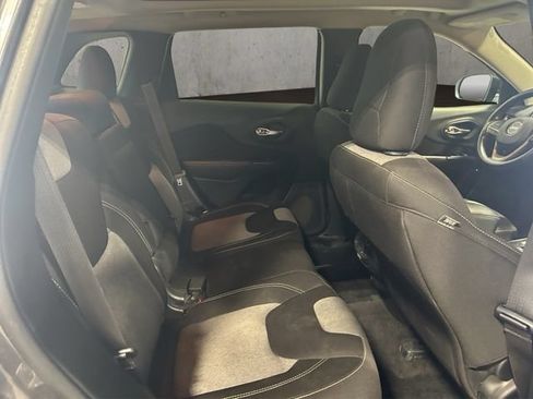 Used 2014 Jeep Cherokee Latitude w/ Comfort/Convenience Group AWD/4WD image 27