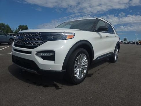 Used 2022 Ford Explorer Limited w/ Limited Technology Package AWD/4WD image 2