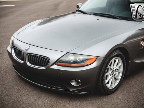 Used 2004 BMW Z4 2.5i image 10