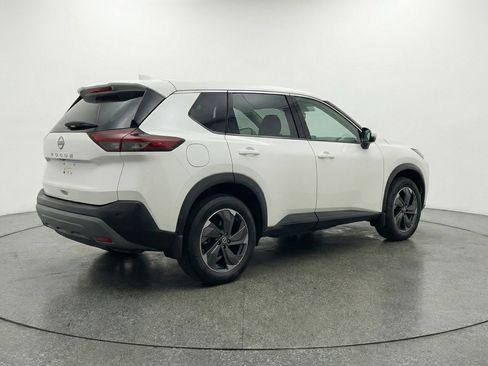 Used 2025 Nissan Rogue SV image 9