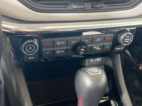 Used 2022 Jeep Compass Limited AWD/4WD image 15