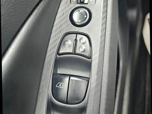 Used 2024 Nissan Altima 2.5 SV image 19