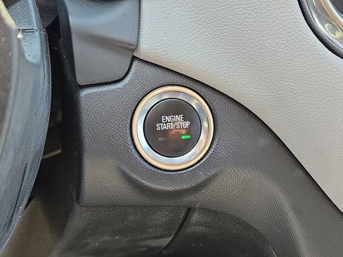 Used 2022 Chevrolet Equinox LT FWD image 32