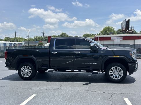 Used 2021 GMC Sierra 2500 Denali w/ Denali Ultimate Package AWD/4WD image 8