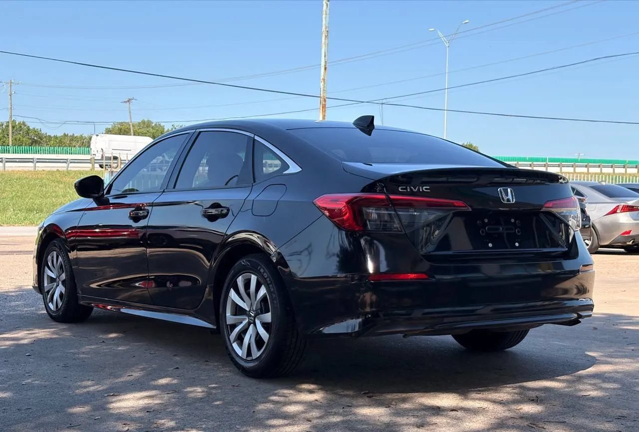 Used 2022 Honda Civic LX image 5