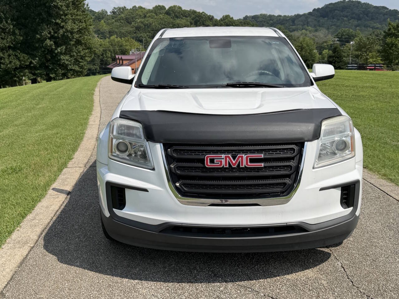 Used 2017 GMC Terrain SLE AWD/4WD image 18