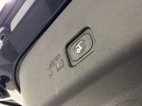 Used 2024 Lincoln Nautilus Reserve image 9