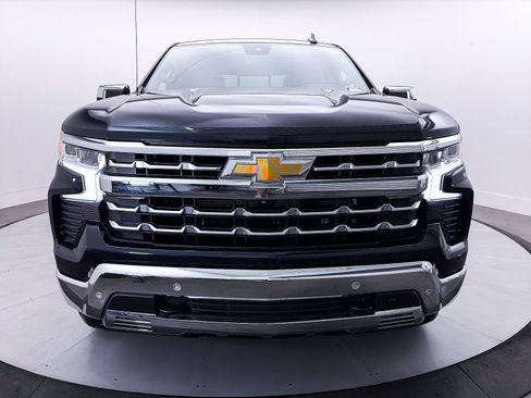 Used 2023 Chevrolet Silverado 1500 LTZ w/ Technology Package AWD/4WD image 11