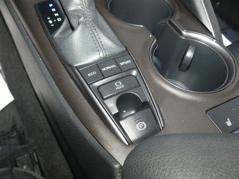Used 2023 Toyota Camry SE w/ Cold Weather Package AWD/4WD image 40