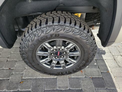 New 2026 GMC Sierra 1500 AT4X image 10