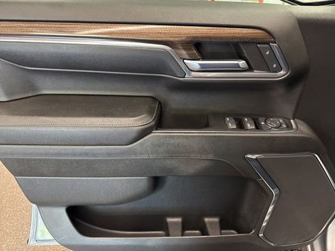 Used 2023 Chevrolet Silverado 1500 LT AWD/4WD image 10
