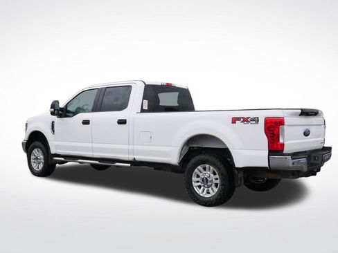 Used 2019 Ford F250 XLT w/ XLT Value Package AWD/4WD image 4