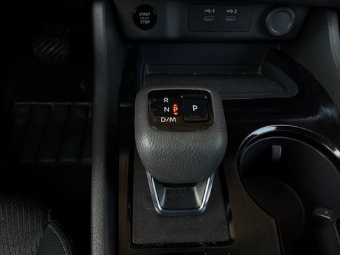 Used 2025 Nissan Rogue SV FWD image 24