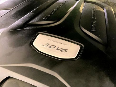 Used 2022 Porsche Cayenne image 63