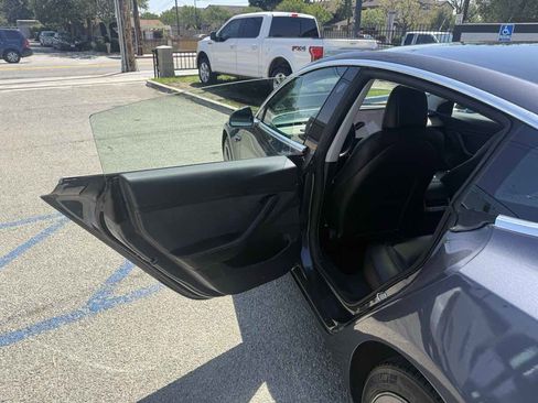 Used 2018 Tesla Model 3 Long Range AWD/4WD image 17