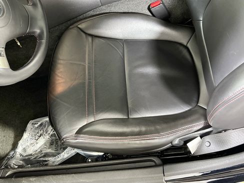 Used 2008 Pontiac Solstice GXP w/ Premium Package image 16