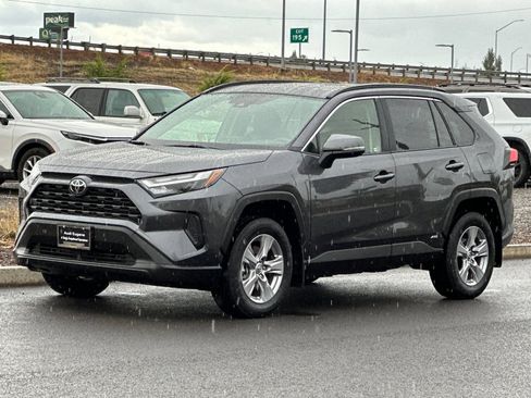 Used 2025 Toyota RAV4 XLE w/ Convenience Package AWD/4WD image 7