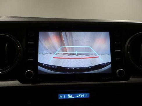 Used 2023 Toyota Tacoma TRD Sport w/ Technology Package image 27