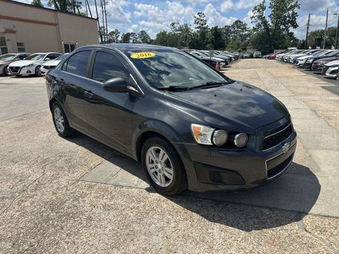 Used 2016 Chevrolet Sonic LT FWD image 3