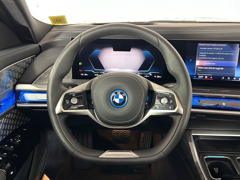 Used 2026 BMW i7 xDrive60 w/ Executive Package AWD/4WD image 15