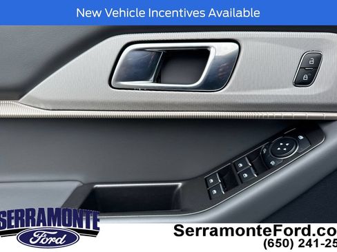 Used 2026 Ford Explorer Active RWD image 12