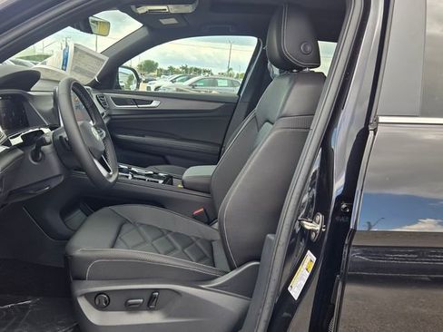 New 2026 Volkswagen Atlas Cross Sport SE FWD image 5